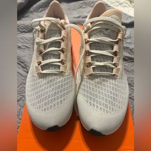 Womens Nike Air Zoom Pegasus 37